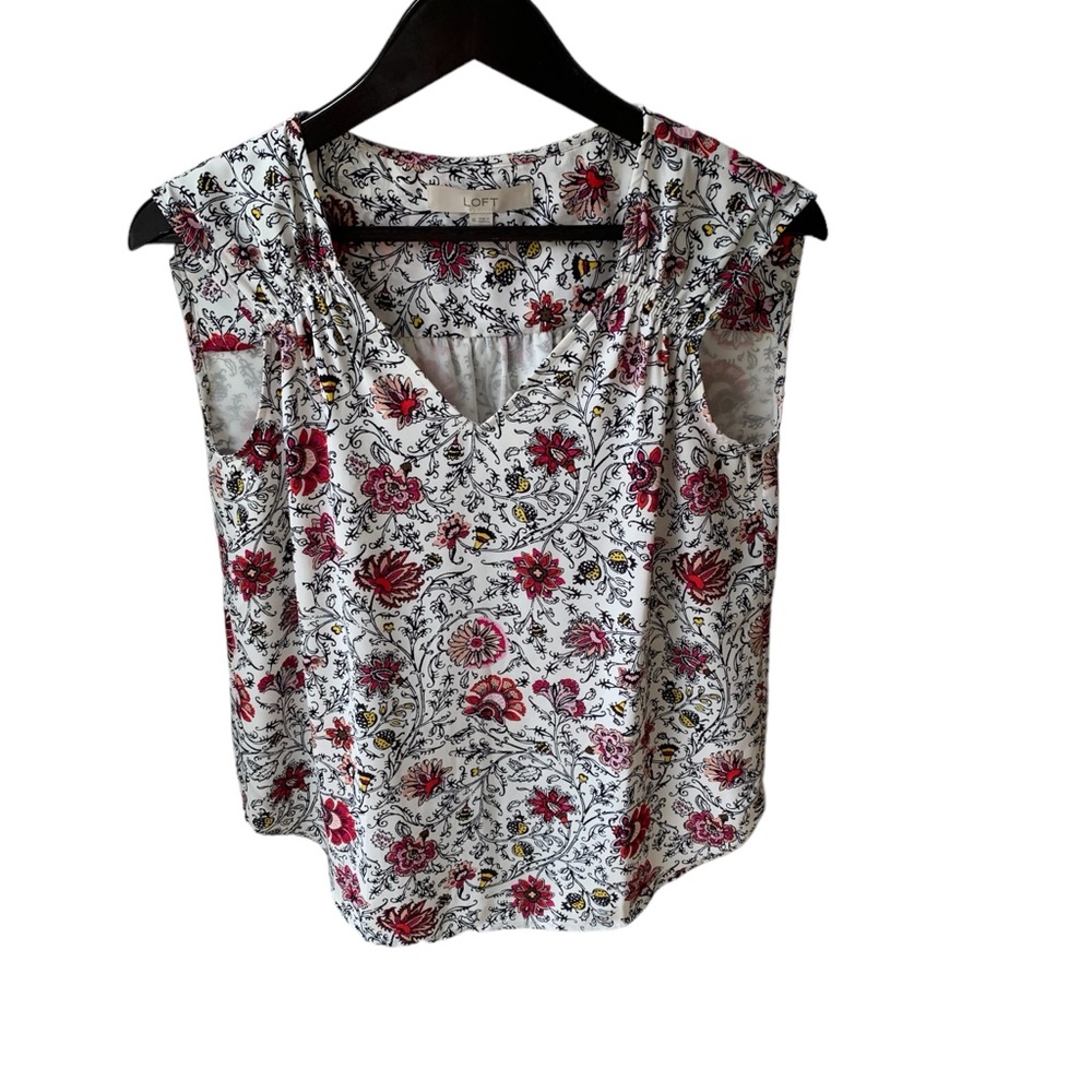 Loft Floral Smocked Trim Shell Sleeveless Blouse⭐️